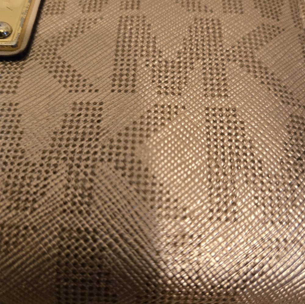 Michael kors rose gold and gold wallet - Picture 8 of 13